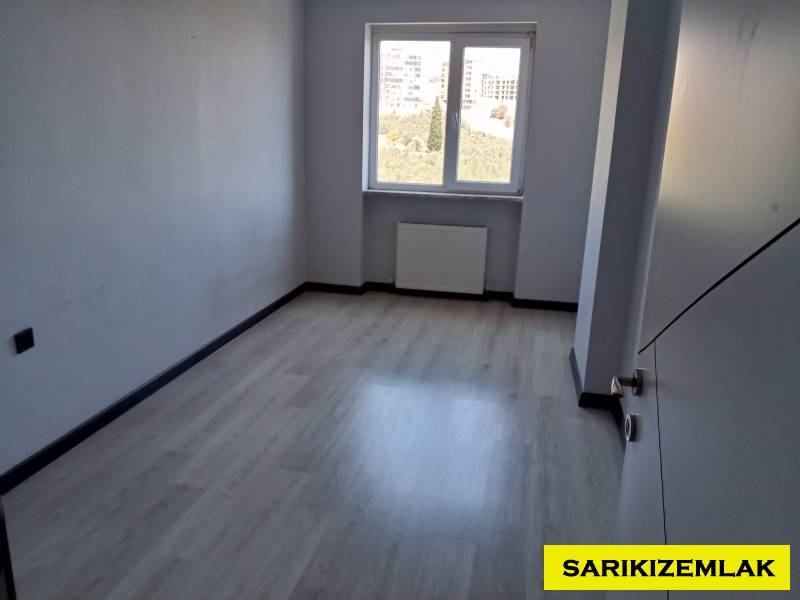 EDREMİT  KADIKÖY`DE SİTE İÇERİSİNDE 3+1 ARA KAT  ZEYTİNLİK MANZARALI 